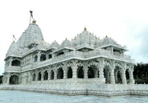 Explore the magnificent architecture of the Manilaxmi Jain Temple in Manej, Gujarat, India.